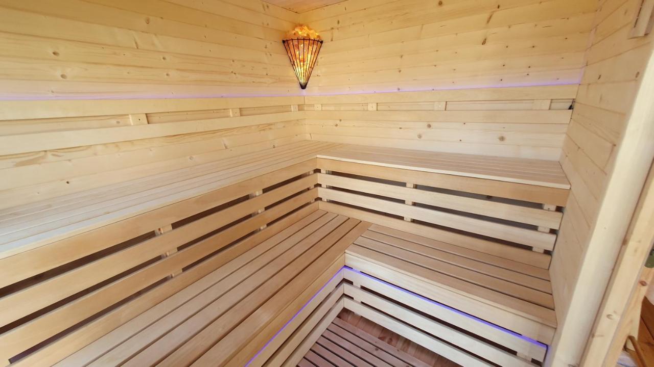 West Guest House Клаудин Екстер'єр фото