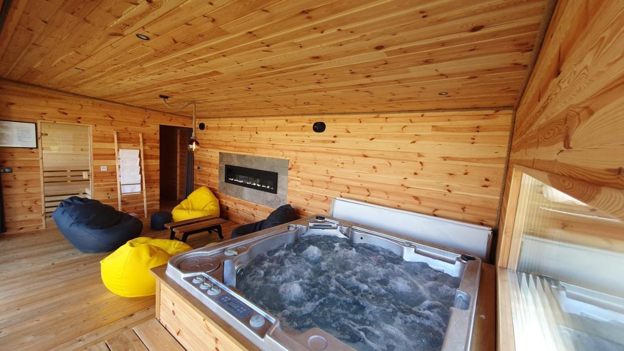 West Guest House Клаудин Екстер'єр фото